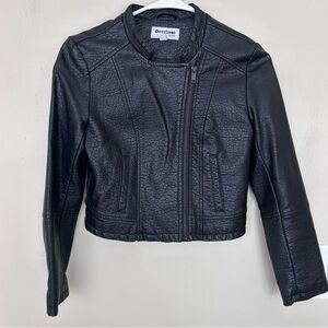 Coffeshop kids Black Textured Leather biker cropped Jacket with zipper. Sz M